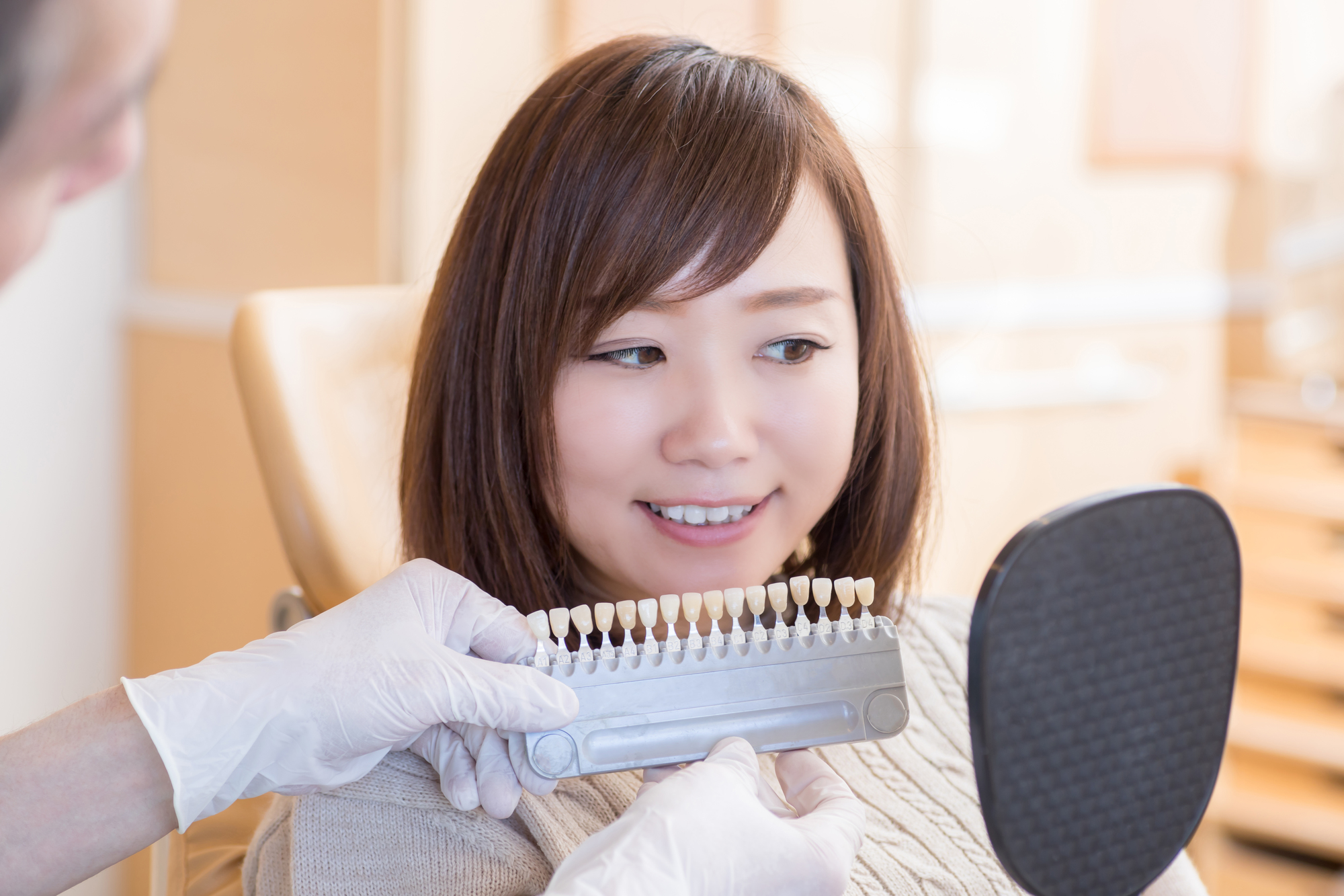 歯を内側から白くするホワイトニング